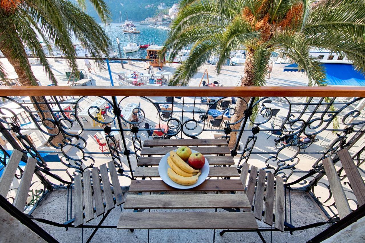 Seafront Rooms Koluna Комижа Экстерьер фото